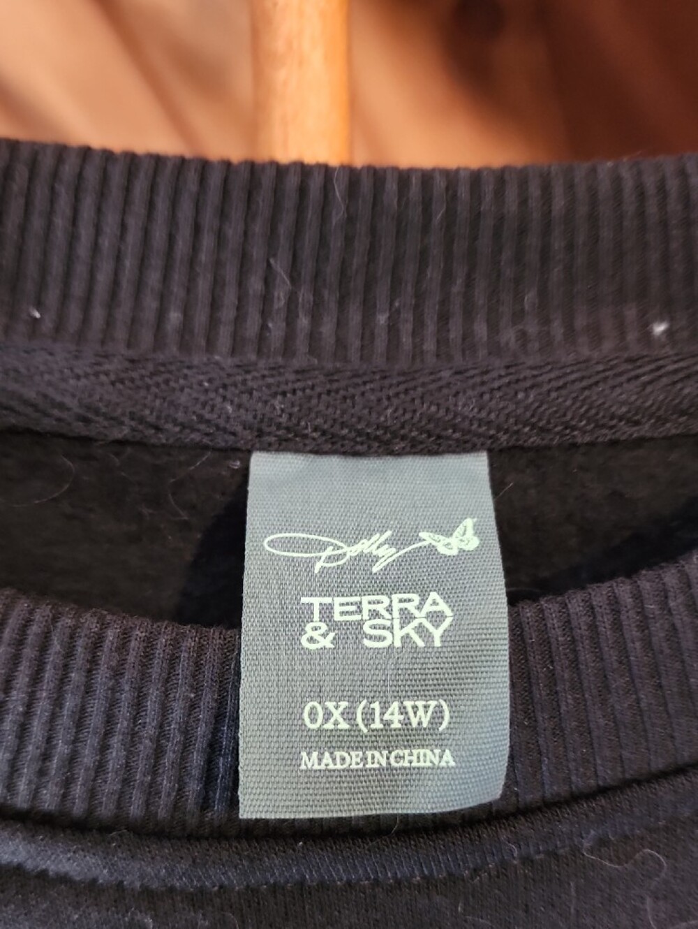 Terra & Sky Black Pullover Sweatshirt with Guitar Wing Graphic and Red Stars - Picture 5 of 5